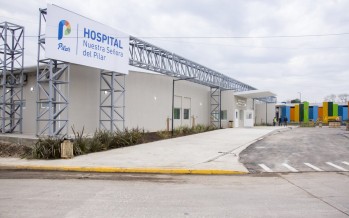 Ducoté inauguró maternidad financiada con fondos de una papelera contaminante