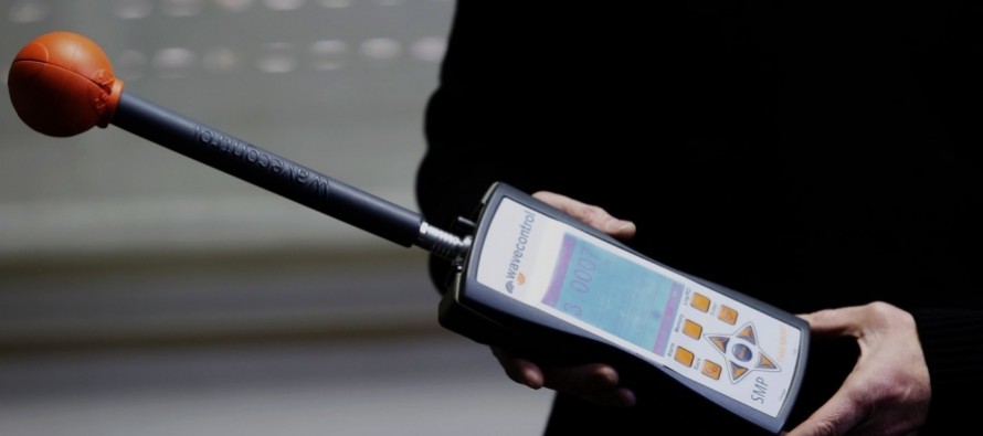 Investigan el impacto ambiental de las radiaciones emitidas por celulares y antenas