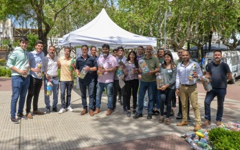 Se presentó la iniciativa «Botellas de amor» en la Plaza San Martín