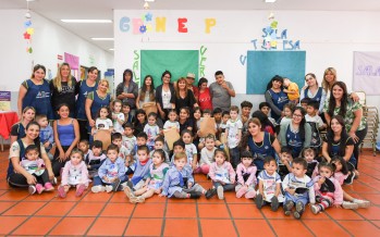 San Fernando: Jóvenes del programa Sumate confeccionaron pintorcitos con el reciclado de sachets