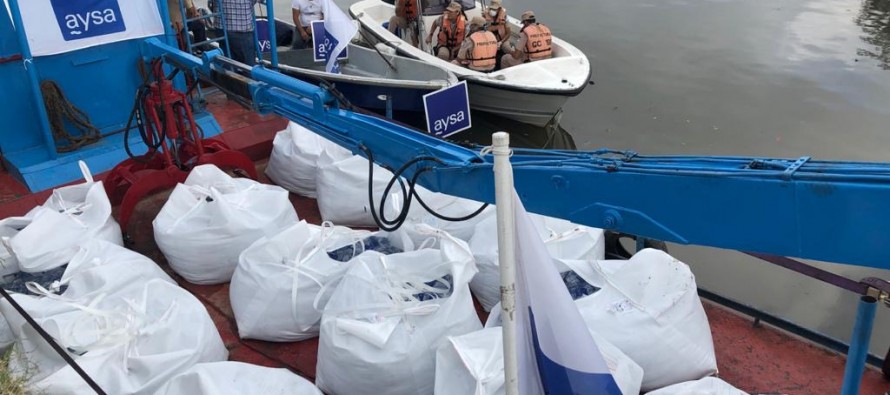 Coronavirus: AySA distribuye agua potable en el Delta