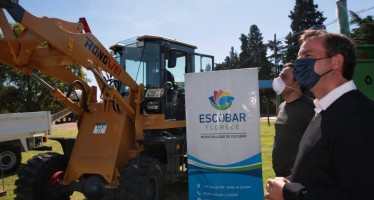 Ambiente otorgó maquinaria para mejorar la higiene urbana y la gestión de residuos de Escobar
