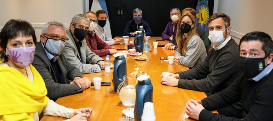 Educación de la Provincia mantienen reuniones con intendentes para definir el regreso presencial a clases