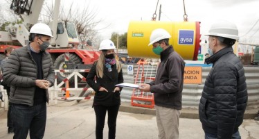 Galmarini, Katopodis y Gray inauguraron una red de agua potable y bajaron la tunelera de una obra de cloaca en Esteban Echeverría