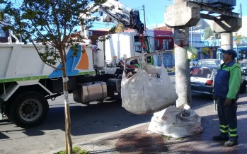 San Fernando: el Municipio retira bolsones con restos de materiales de obra para mantener la higiene urbana