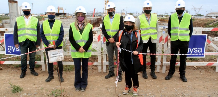 Galmarini, Cabandié y Sabbatella recorrieron el Sistema Riachuelo para evaluar el estado de las obras
