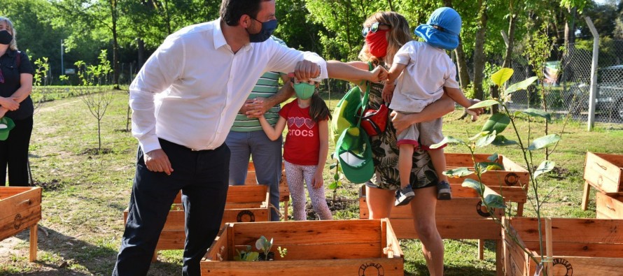 Escobar Sostenible: Ariel Sujarchuk entregó certificados y huertas a 50 protectores ambientales del distrito