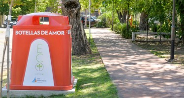 San Fernando suma nuevas campanas de Botellas de Amor para reciclaje
