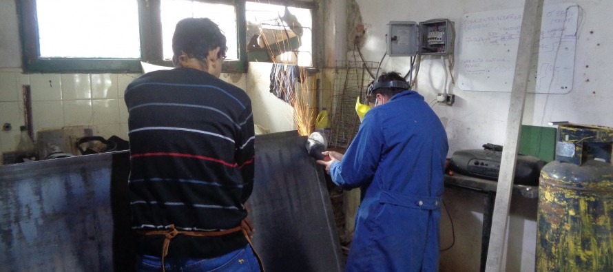 INTA entregó materiales para la producción de las estufas de alto rendimiento