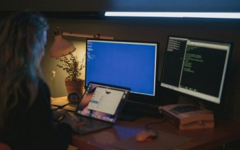 Ciberfeminismo, mujeres que se organizaron para ser creadoras y no solo consumidoras de tecnología