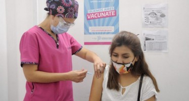 Llaman a la población bonaerense «sana y joven» a registrarse para recibir la vacuna