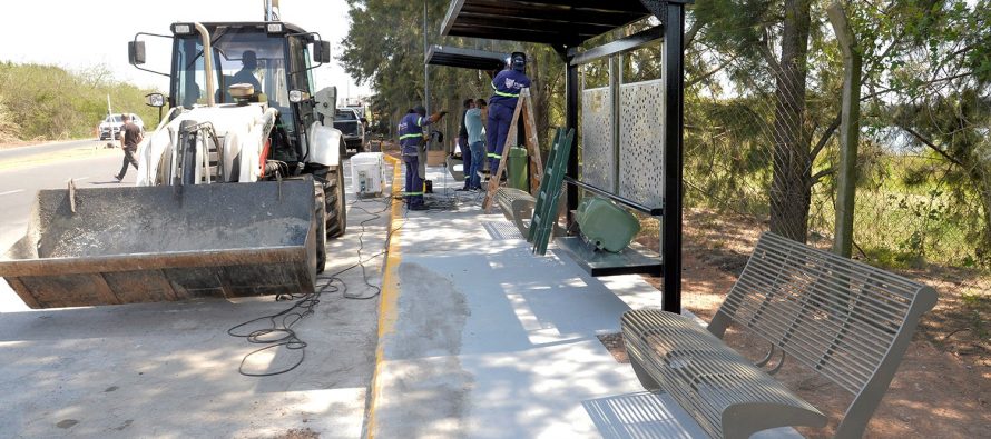 Tigre: construcción de nuevos refugios en paradas de colectivos y veredas comerciales