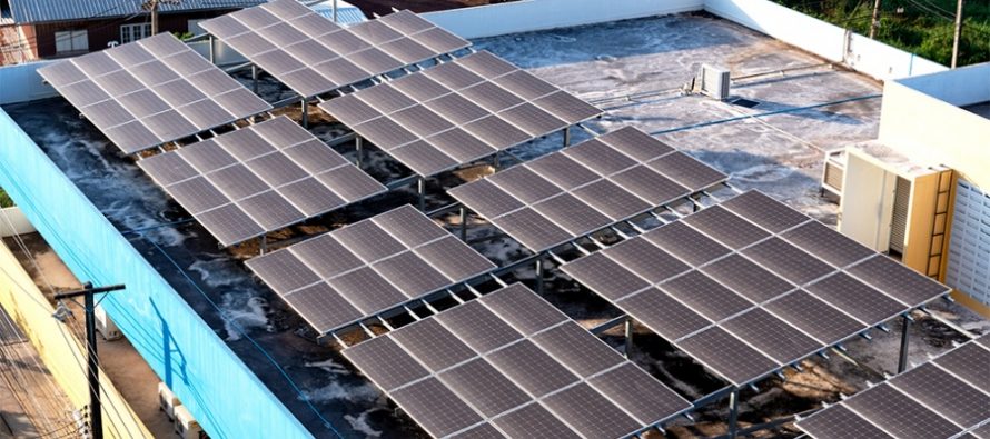 Aumentan los usuarios que generan energía renovable