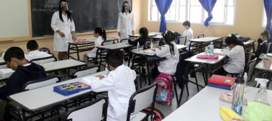 El gobierno bonaerense gestiona la «presencialidad absoluta» en las aulas