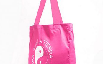 Un bolso de diseño a beneficio de la limpieza del Río de la Plata