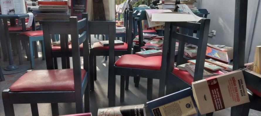 Tras la inundación, una librería de San Isidro prepara una feria de libros mojados