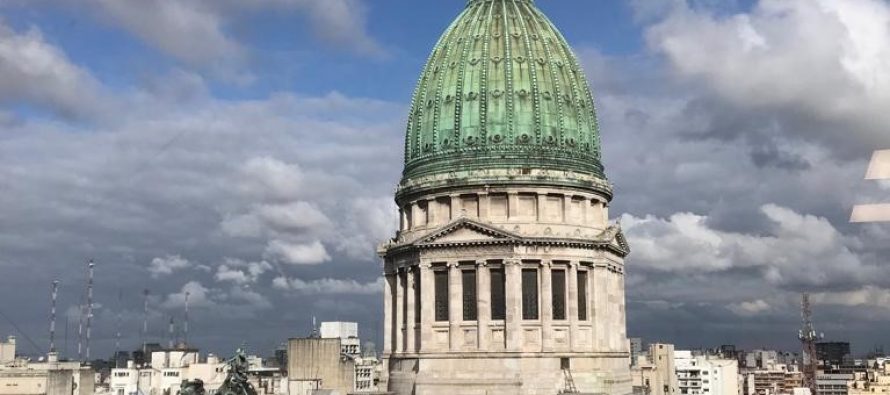 Quinto intento en el Senado: el oficialismo busca destrabar la Ley de Propiedad Privada en medio de tensiones y protesta social
