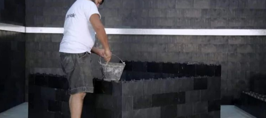 Un emprendimiento familiar de Tigre fabrica ladrillos con las tapitas de gaseosas