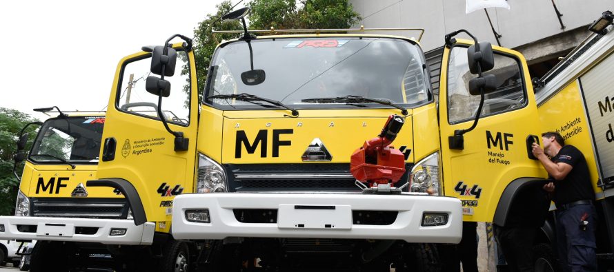 Ambiente adquirió 24 autobombas para combatir incendios forestales