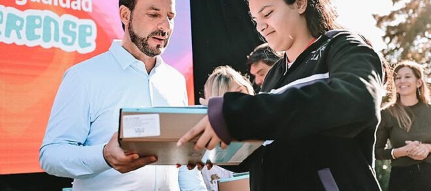 Conectar Igualdad: se entregaron 1226 netbooks a estudiantes de Escobar