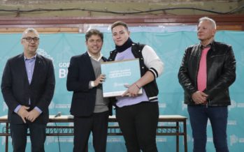 Kicillof entregó computadoras a estudiantes de San Isidro