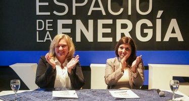 Provincia e YPF firmaron un convenio para construir una planta de reciclado químico para recuperar y transformar los plásticos industriales