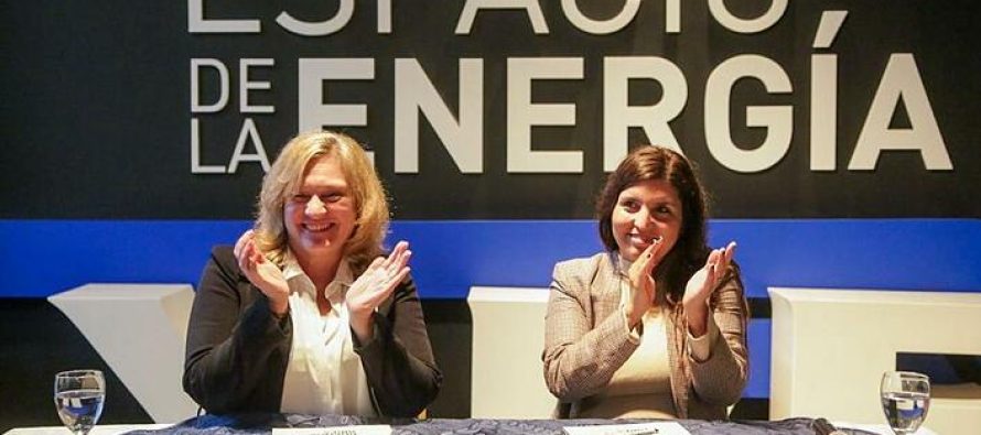 Provincia e YPF firmaron un convenio para construir una planta de reciclado químico para recuperar y transformar los plásticos industriales