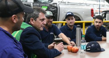 Massa en la planta de Ford en Pacheco: “Somos lo que bajamos el Impuesto a las Ganancias sin prometerlo»