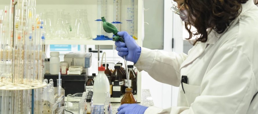 El laboratorio del Ministerio de Ambiente de la Provincia obtuvo la certificación para procesos de análisis químicos