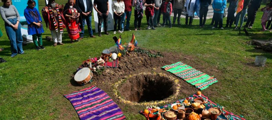 Con sahumos ancestrales y caracolas sagradas, celebraron la Pachamama en la Isla Martín García