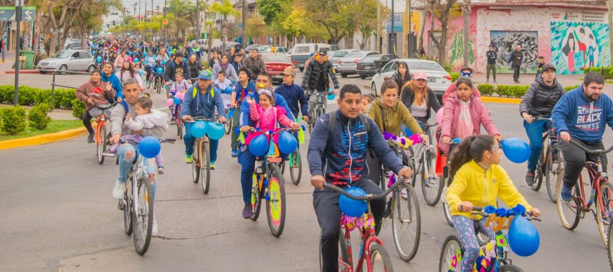 Miles de vecinos de San Fernando participaron de la Bicicleteada Familiar