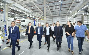 Kicillof participó de la puesta en marcha de una nave industrial de Toyota en Zárate