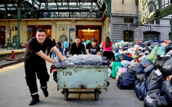 Tren Solidario: la cruzada ferroviaria de un estudiante y un graduado de la UNSAM para ayudar a Bahía Blanca
