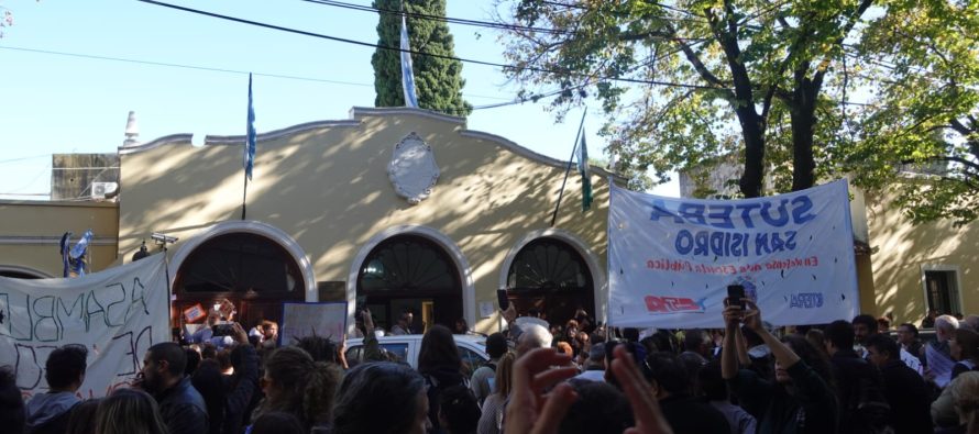 Nueva polémica en San Isidro: el municipio promueve la apertura de una calle que atraviesa una escuela