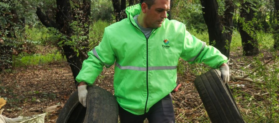 Escobar Sostenible: el Municipio avanza con el retiro puerta a puerta de neumáticos en desuso