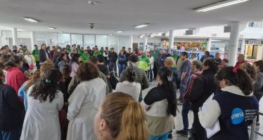 Asamblea en el Hospital Central de San Isidro ante incumplimientos del gobierno municipal