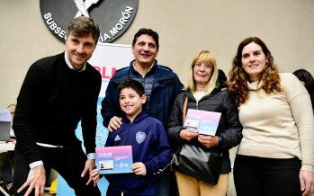 Martín Marinucci y Lucas Ghi entregaron Pases Libres a vecinos de Morón