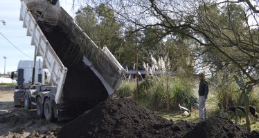 El Ceamse donó compost a la Comunidad Punta Querandí