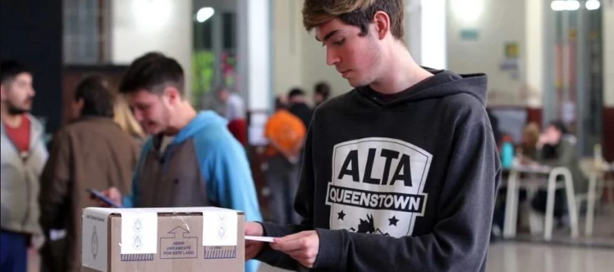 El primer voto: un compromiso de los más jóvenes