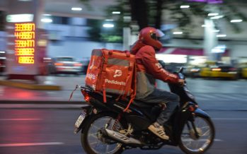Un repartidor necesita hacer 461 pedidos mensuales para sostener un hogar tipo en Argentina