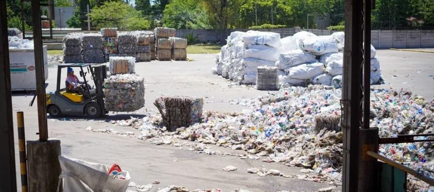 Una multinacional líder en envases PET cierra su planta de Tigre