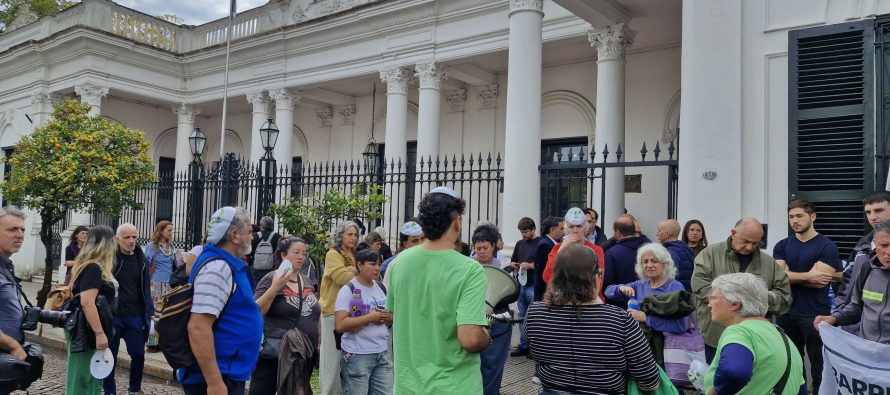 Sesión caliente en San Isidro: puertas cerradas, presencia policial y reforma urbana aprobada