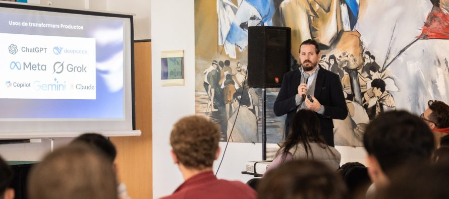Estudiantes de Ituzaingó debaten sobre Inteligencia Artificial y tecnología en EDUCATECH