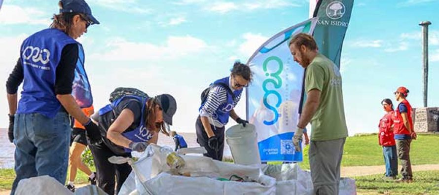 San Isidro: Jornada de limpieza de la costa y yoga