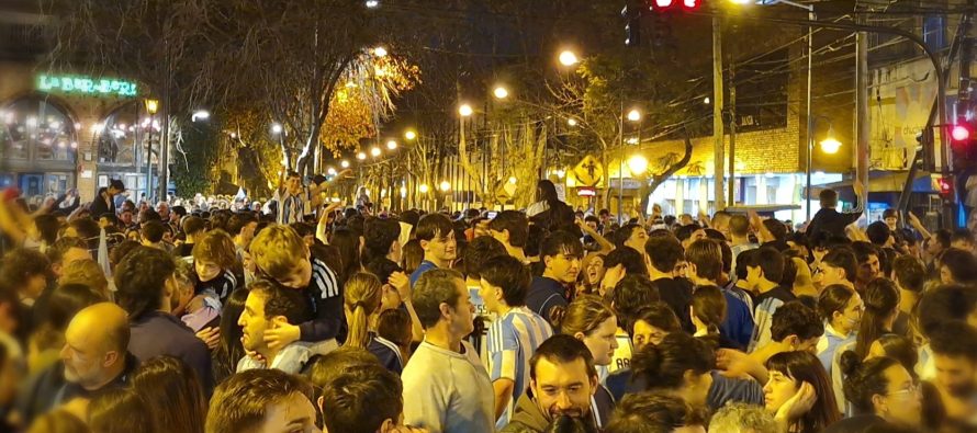 Gritar un gol: por qué festejar con otros también le hace bien a tu corazón